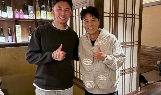 银河娱乐城-李克勤晒与张琳芃合影：上海工作+好友相聚，很开心